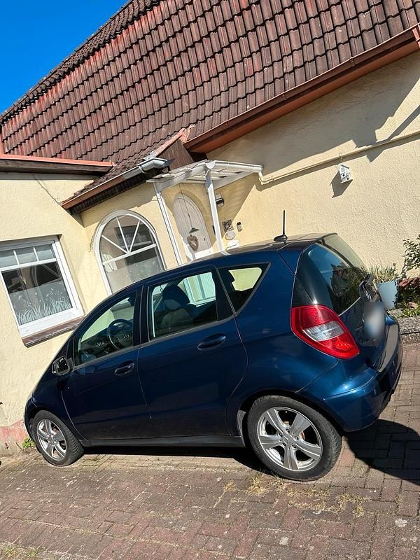 Gebraucht Mercedes A160 95 PS (69 kW) 2012 Blau Kleinwagen