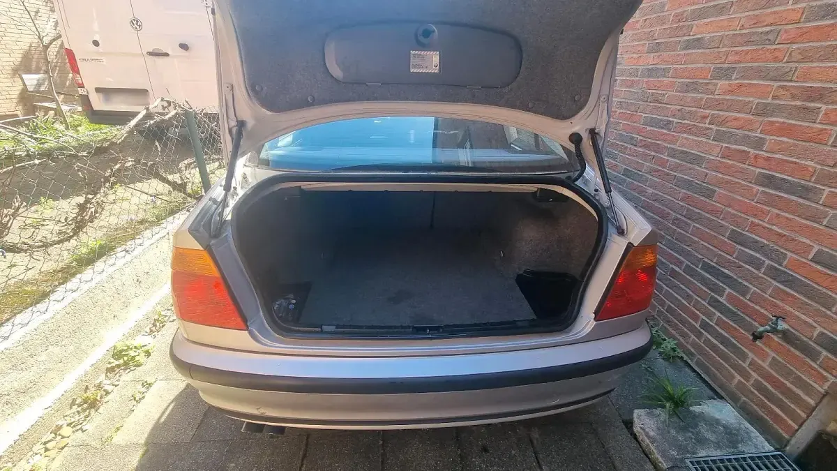 Gebraucht BMW 328 194 PS (142 kW) 1998 Silber Limousine