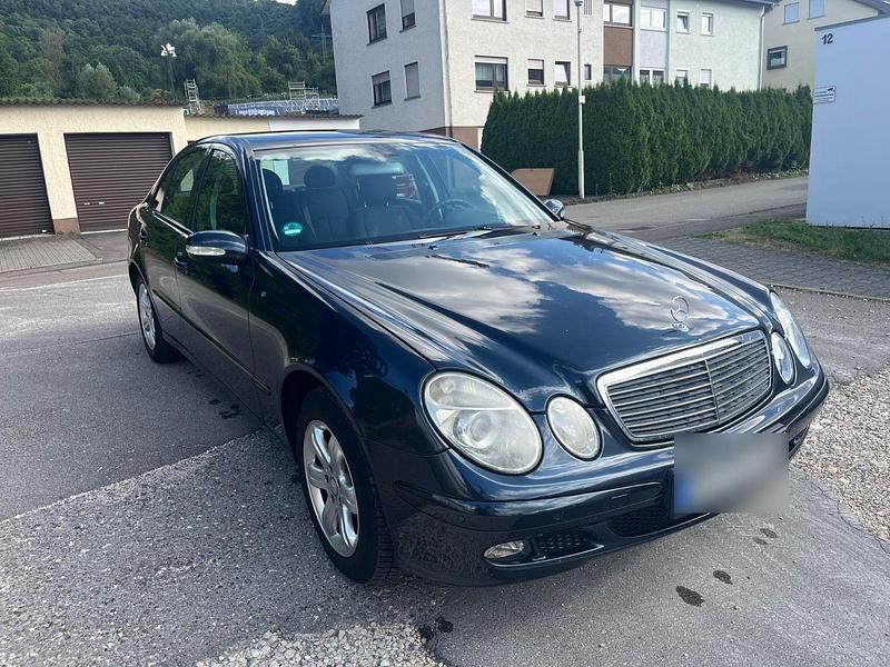 Gebraucht Mercedes E220 150 PS (110 kW) 2005 Schwarz Limousine