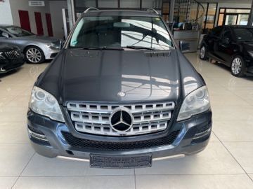 Gebraucht Mercedes ML300 204 PS (150 kW) 2011 Grau SUV
