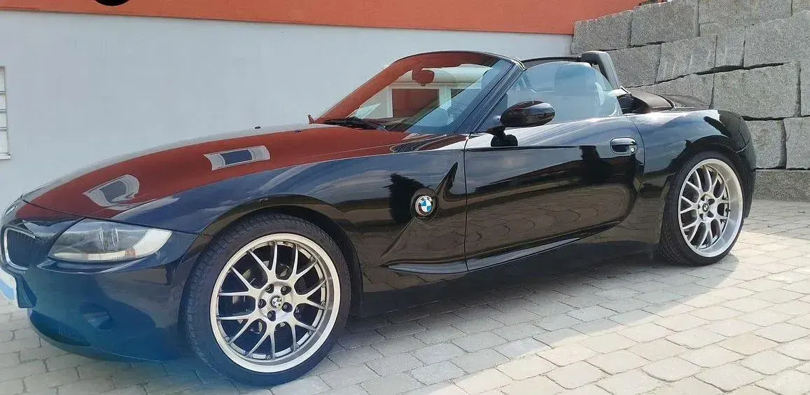 Gebraucht BMW Z4 192 PS (141 kW) 2004 Schwarz Cabrio