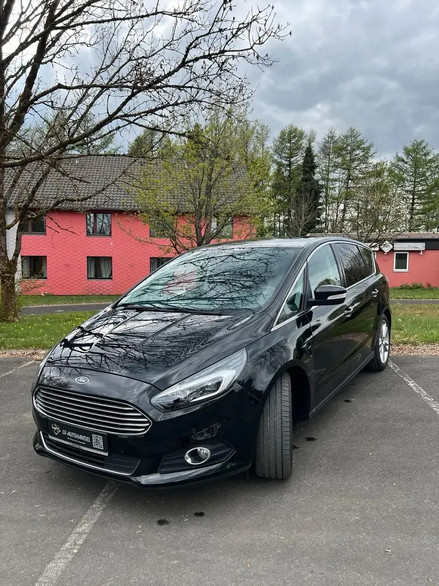 Gebraucht Ford S-MAX Titanium 179 PS (131 kW) 2016 Schwarz Van / Kleinbus