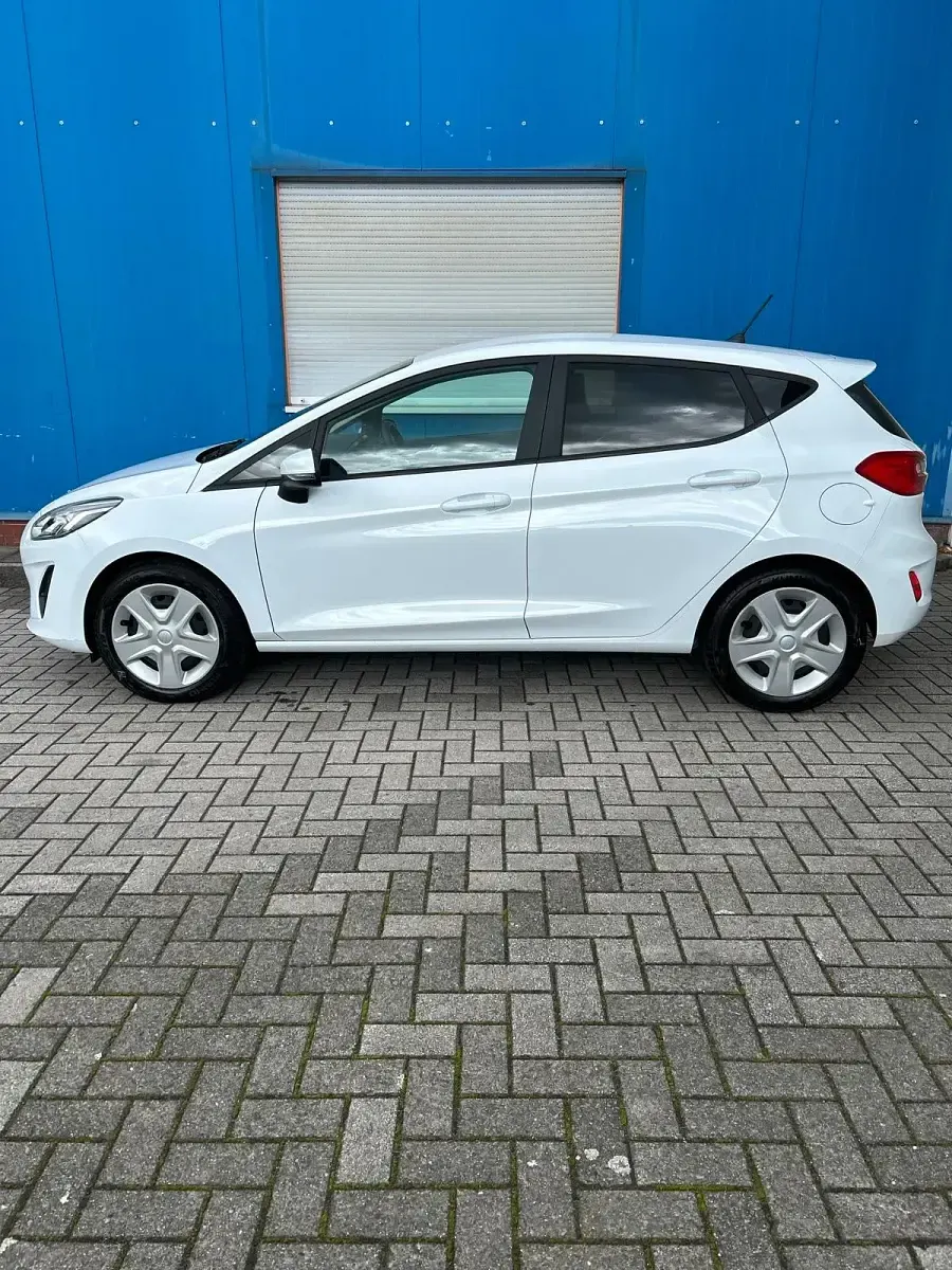 Gebraucht Ford Fiesta Cool & Connect 86 PS (63 kW) 2019 Weiß Kleinwagen