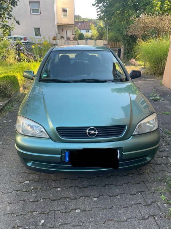 Grün Gebraucht 1999 Opel Astra Edition Limousine | 555 € (Superpreis) - Bild 1/4