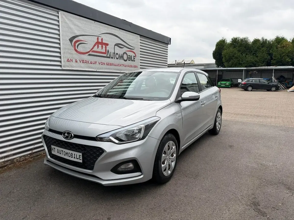 Gebraucht Hyundai i20 Select 84 PS (61 kW) 2021 Kleinwagen