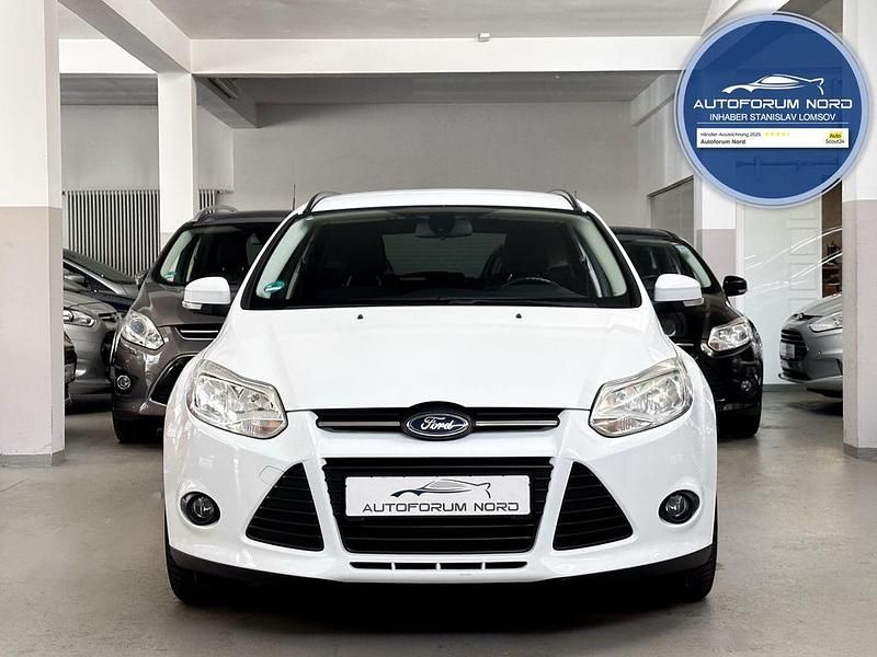Gebraucht Ford Focus 101 PS (74 kW) 2014 Weiß Limousine