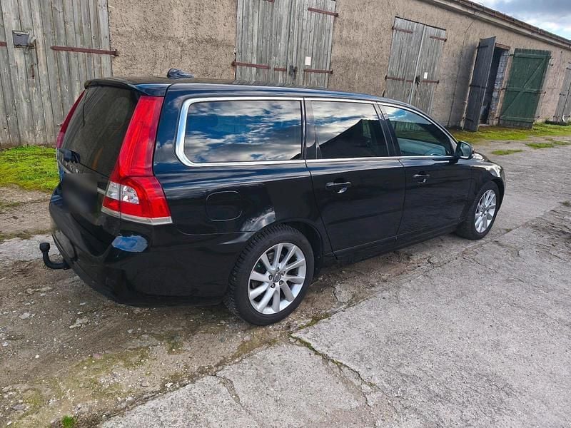 Gebraucht Volvo V70 Summum 115 PS (84 kW) 2014 Schwarz Kombi