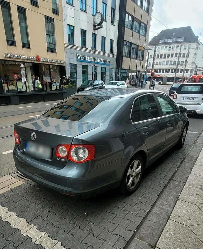 Gebraucht VW Jetta 105 PS (77 kW) 2007 Limousine