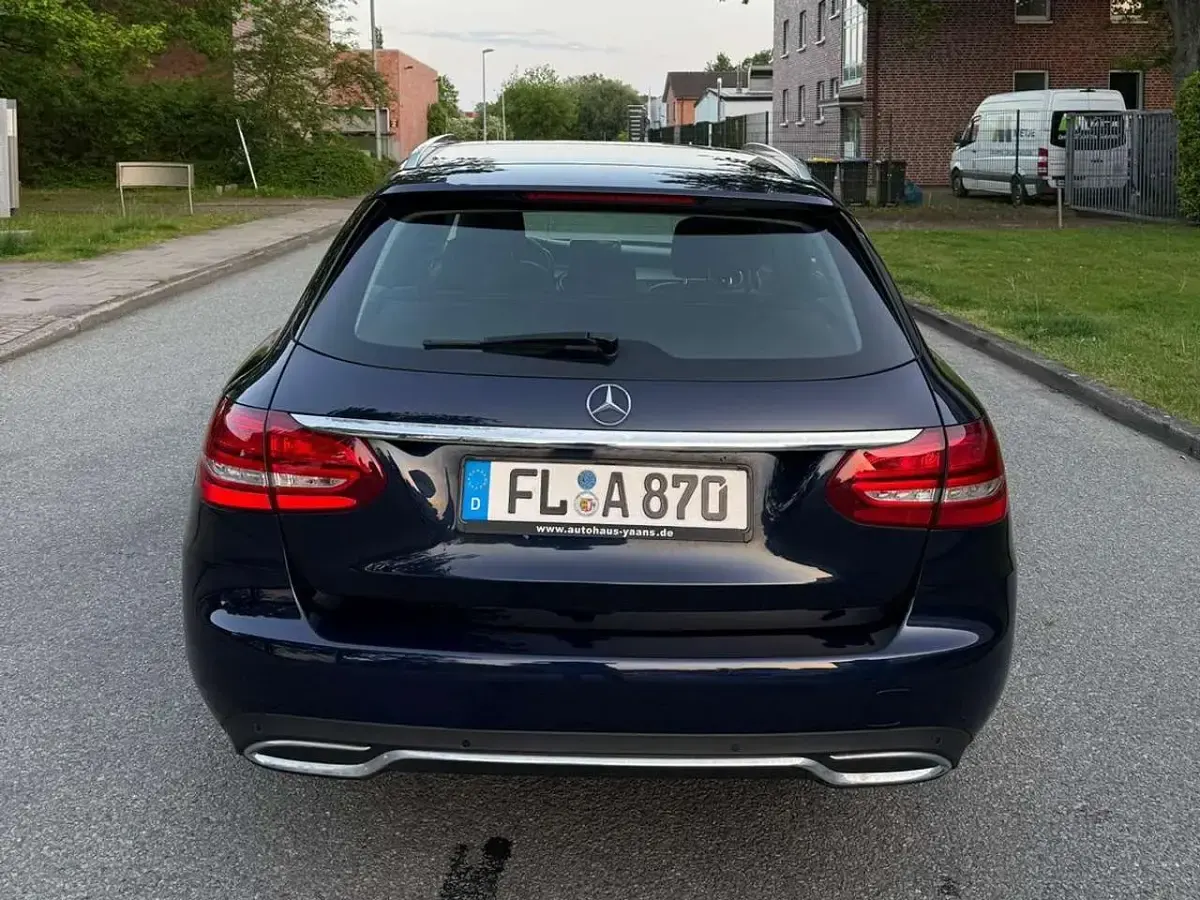 Gebraucht Mercedes C220 Exclusive 170 PS (125 kW) 2014 Blau Kombi