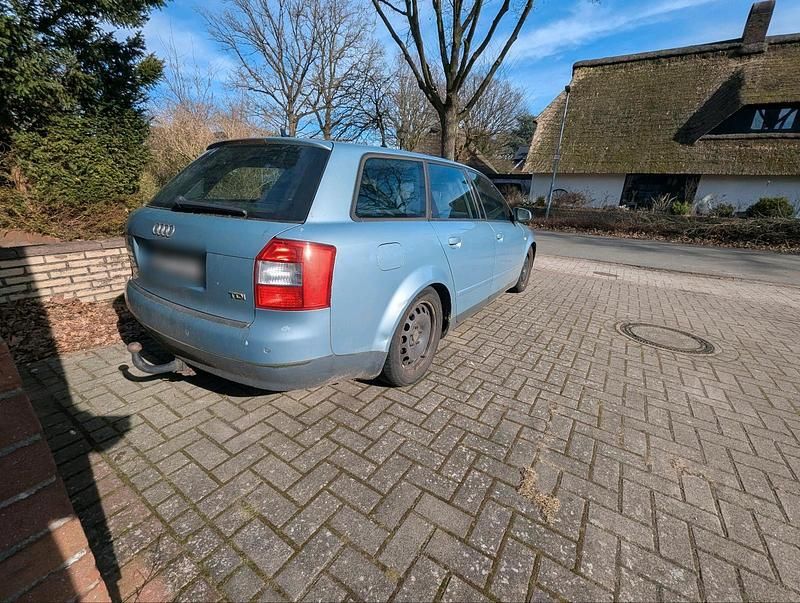 Second-hand Audi A4 131 CP (96 kW) 2001 Albastru Break