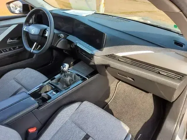 Gebraucht Opel Astra Elegance 110 PS (80 kW) 2023 Kristall silber metallic Kleinwagen