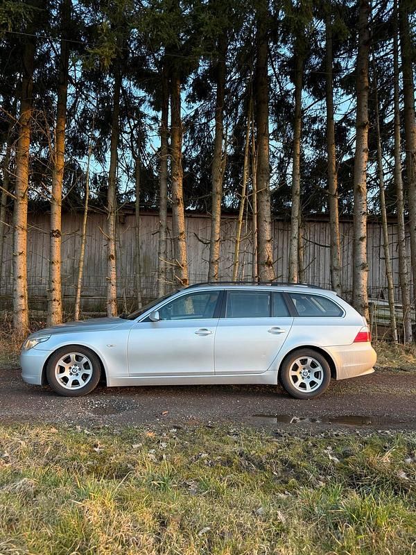 Gebraucht BMW 520 Sport Line 177 PS (130 kW) 2008 Silber Kombi