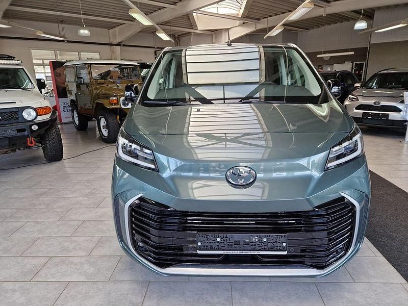 Neu Toyota Proace Verso Lounge 177 PS (130 kW) 2026 Grün Kombi