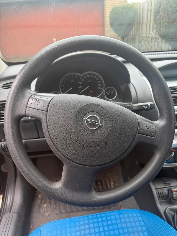 Gebraucht Opel Corsa 75 PS (55 kW) 2004 Kleinwagen