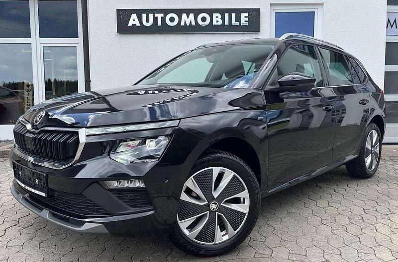 Schwarzmagic perleffekt Gebraucht 2024 Skoda Kamiq Selection SUV | 25.979 € (Etwas zu teuer) - Bild 1/4