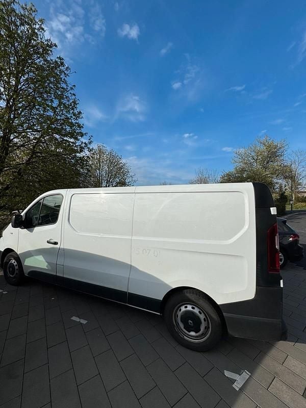 Gebraucht Renault Traffic 95 PS (69 kW) 2018 Weiß Van / Kleinbus