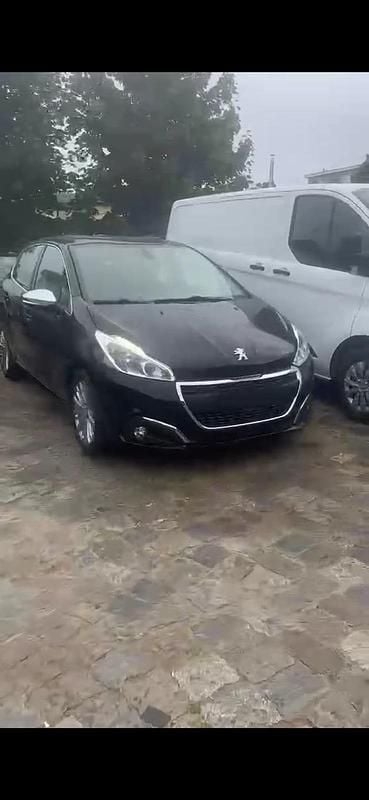 Gebraucht Peugeot 208 Allure 110 PS (80 kW) 2017 Blau Kleinwagen