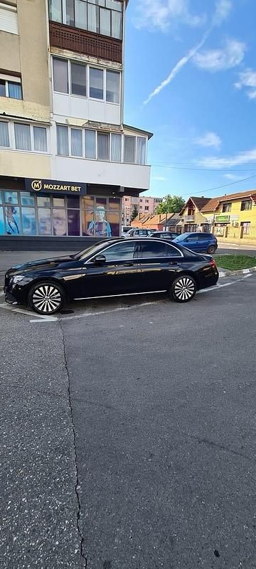 Gebraucht Mercedes E250 Avantgarde 211 PS (155 kW) 2017 Schwarz Limousine