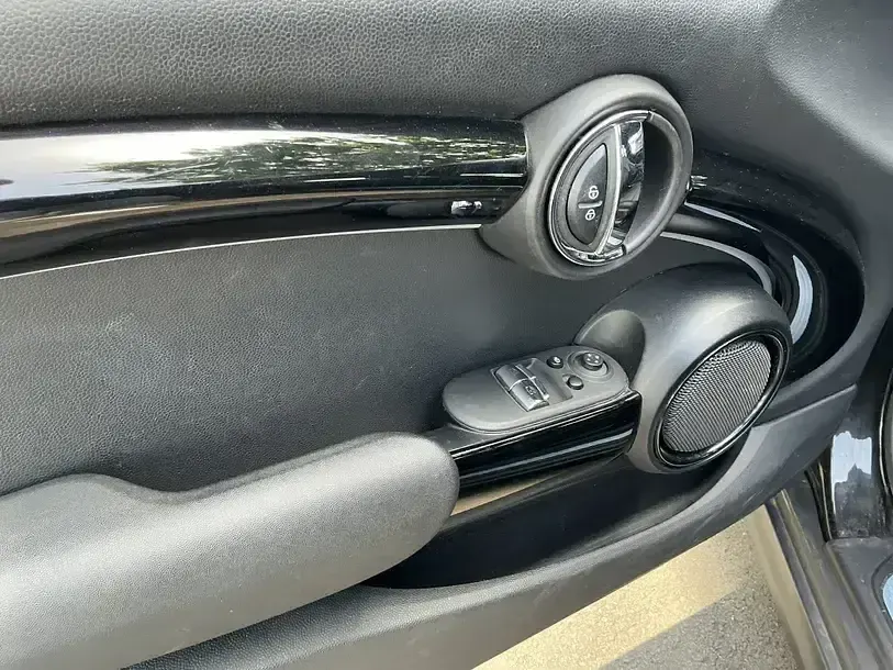 Gebraucht Mini Cooper Essential 136 PS (100 kW) 2022 Schwarz Kleinwagen