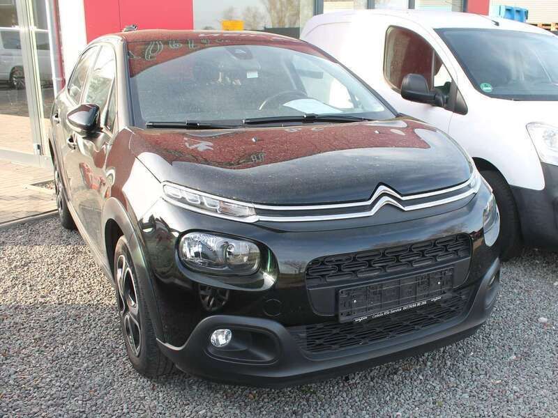 Schwarz Gebraucht 2018 Citroën C3 PureTech Kleinwagen | 11.100 € (Teuer) - Bild 1/4