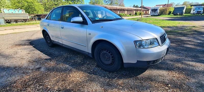 Second-hand Audi A4 102 CP (75 kW) 2003 Argintiu Berlinǎ