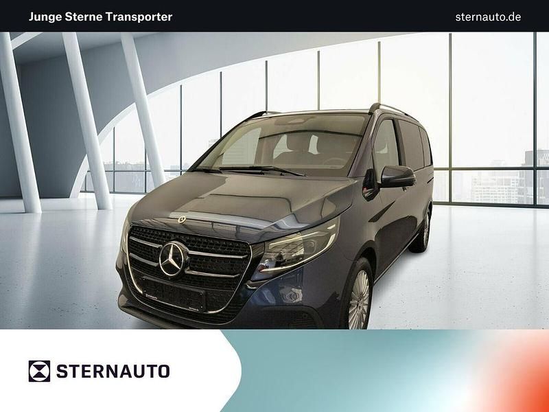 Sodalithblau met. Gebraucht 2024 Mercedes V220 Style Van / Kleinbus | 65.950 € - Bild 1/4