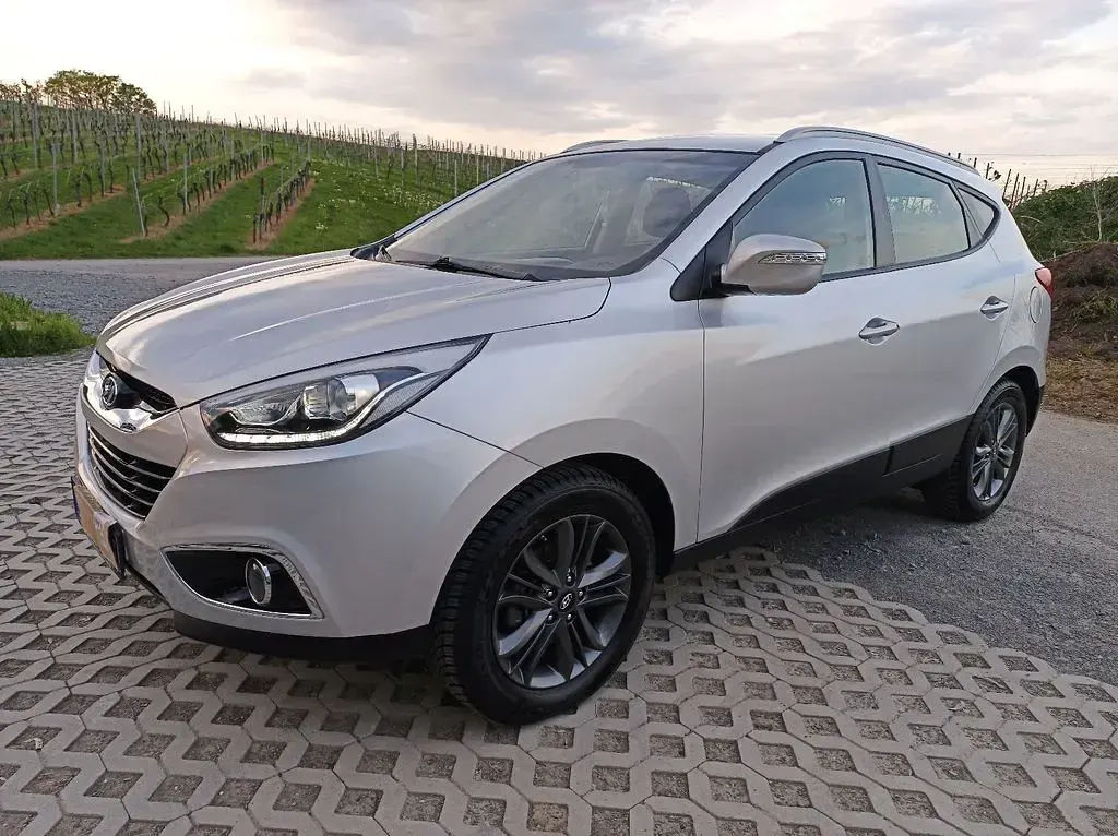 Gebraucht Hyundai ix35 Trend 166 PS (122 kW) 2013 Grau SUV