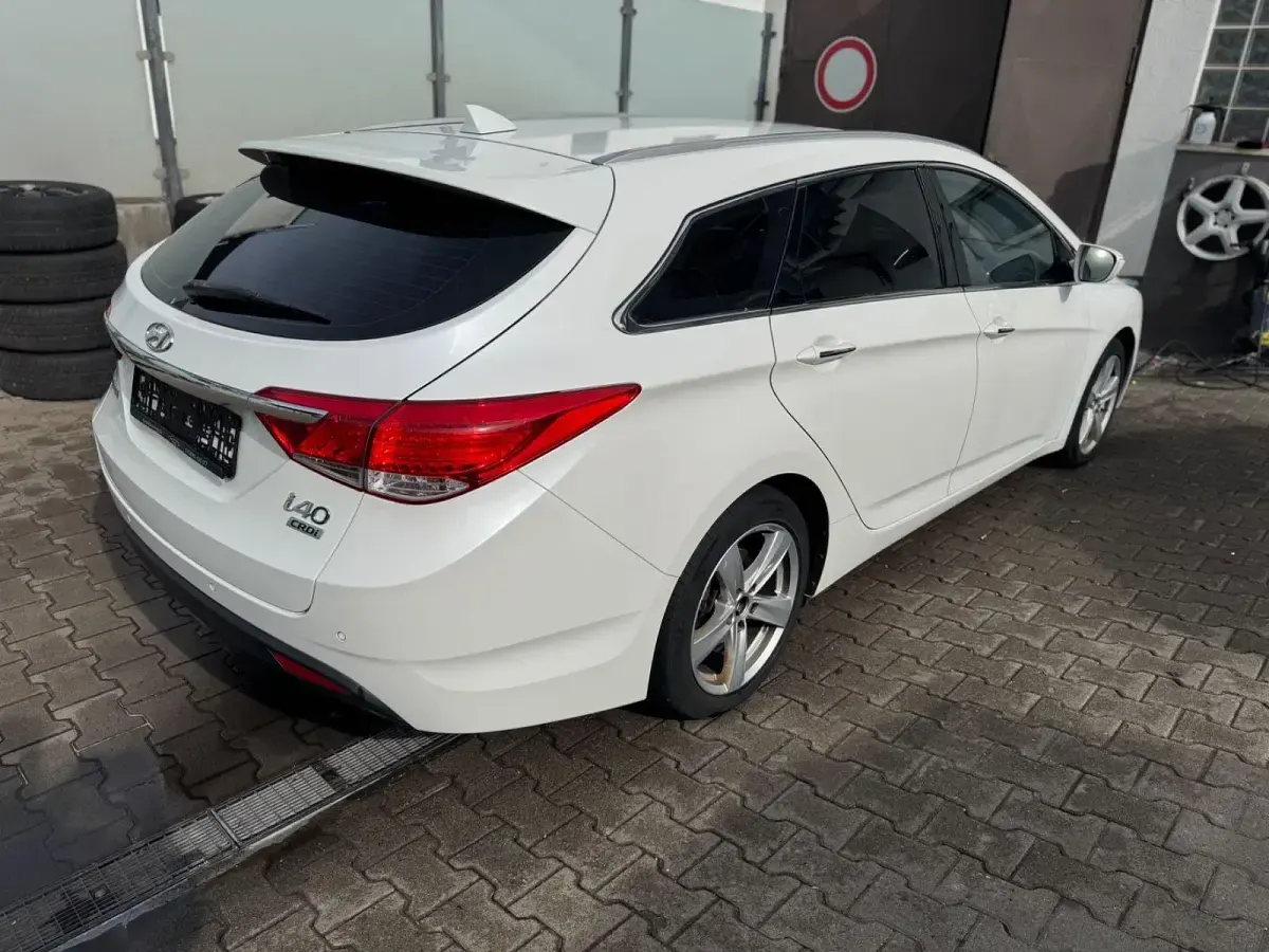 Gebraucht Hyundai i40 Edition 136 PS (100 kW) 2014 Weiß Kombi