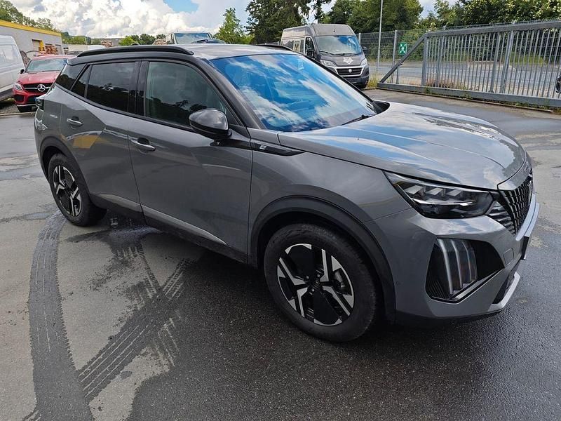 Gebraucht Peugeot e-2008 GT 114 kW (156 PS) 2023 Grau/typ aussenverkleidung met SUV