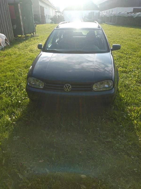 Blau Gebraucht 2001 VW Golf IV Kombi | 450 € (Guter Preis) - Bild 1/4