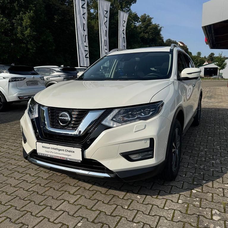 Pearl white (metallic) Gebraucht 2021 Nissan X-Trail Tekna SUV | 22.990 € - Bild 1/4