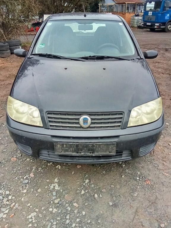 Schwarz Gebraucht 2004 Fiat Punto Limousine | 750 € (Superpreis) - Bild 1/4