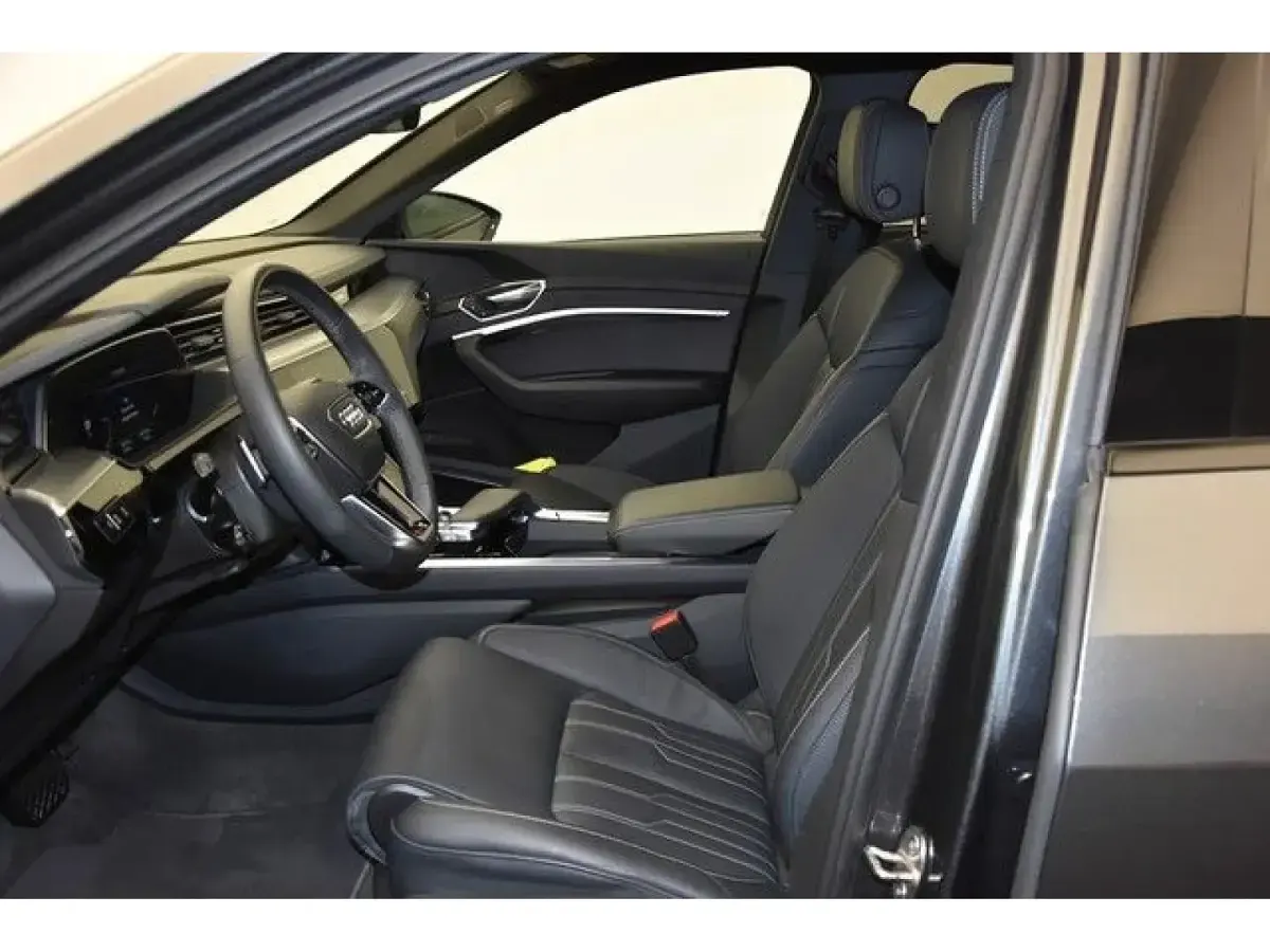 Gebraucht Audi e-tron Ambiente 369 kW (503 PS) 2022 Grau daytonagrau perleffekt metallic SUV