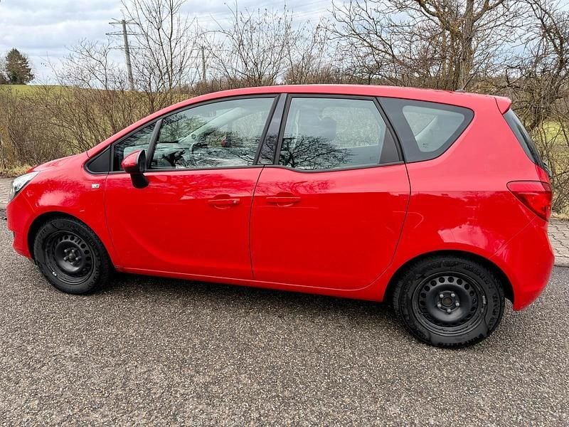 Gebraucht Opel Meriva 120 PS (88 kW) 2015 Rot Van / Kleinbus