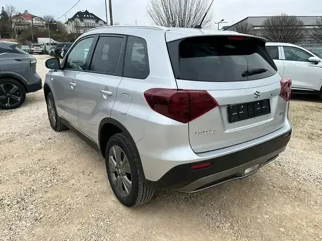 Neu Suzuki Vitara Comfort 129 PS (94 kW) 2025 Silber SUV
