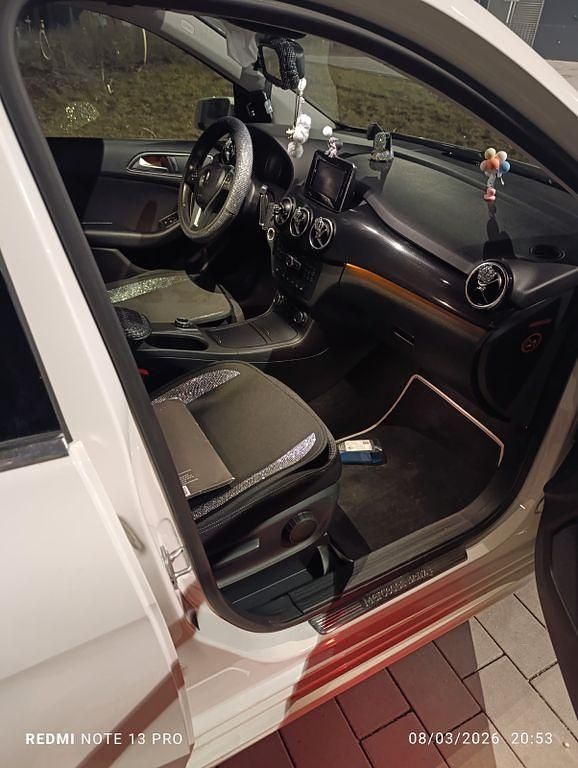 Gebraucht Mercedes 200 204 PS (150 kW) 2012 Weiß Limousine