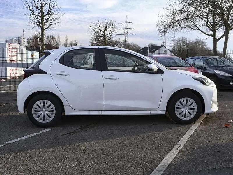 Neu Toyota Yaris Hybrid 116 PS (85 kW) 2025 Super white Kleinwagen