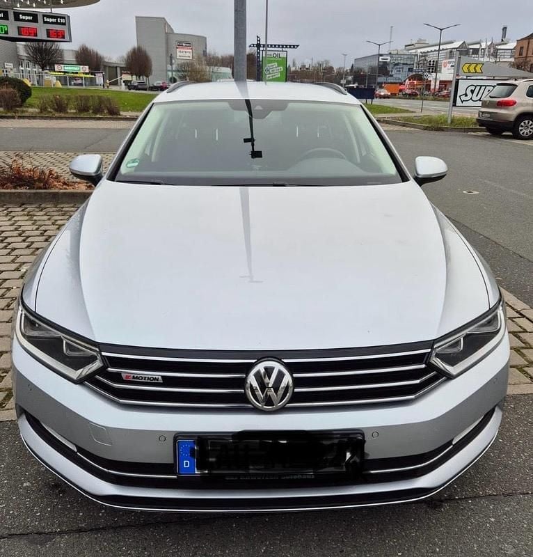 Silber Gebraucht 2018 VW Passat Kombi | 15.000 € (Guter Preis) - Bild 1/4