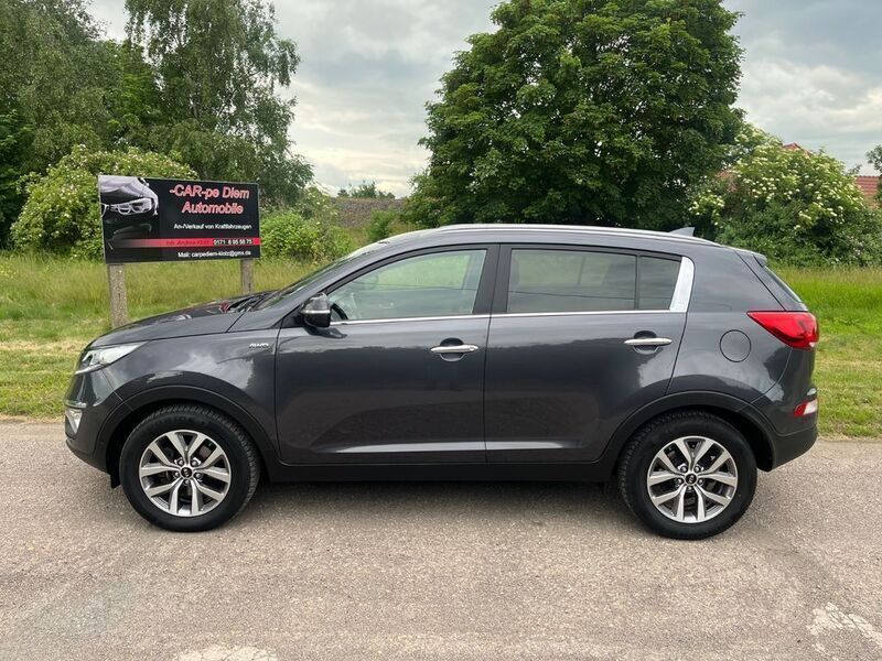 Grau Gebraucht 2015 Kia Sportage FIFA World Cup Edition SUV | 12.999 € (Fairer Preis) - Bild 1/4