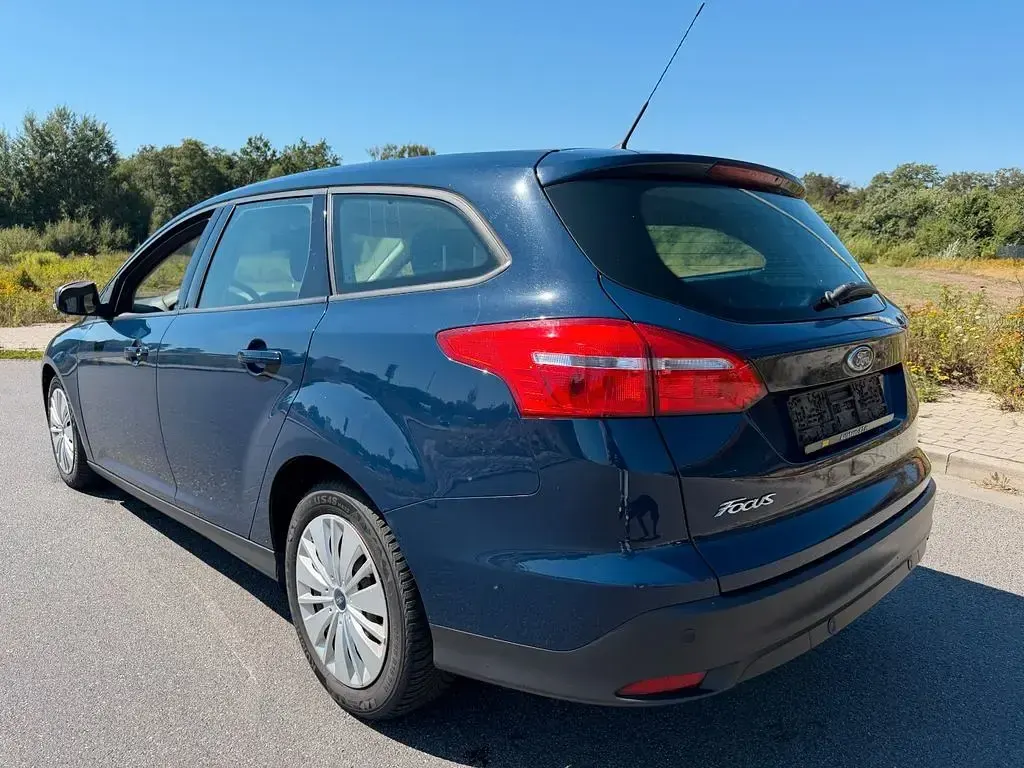 Gebraucht Ford Focus Business Edition 120 PS (88 kW) 2017 Blau Limousine