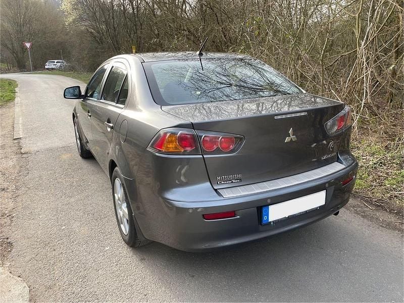 Gebraucht Mitsubishi Lancer Edition 150 PS (110 kW) 2012 Grau Limousine