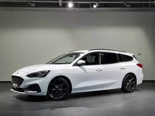 Gebraucht Ford Focus ST 190 PS (139 kW) 2021 Weiß Kleinwagen