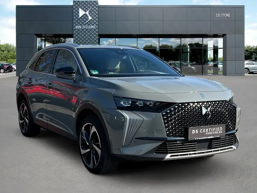 Gebraucht DS Automobiles DS7 Crossback Opera 131 PS (96 kW) 2024 Grau SUV