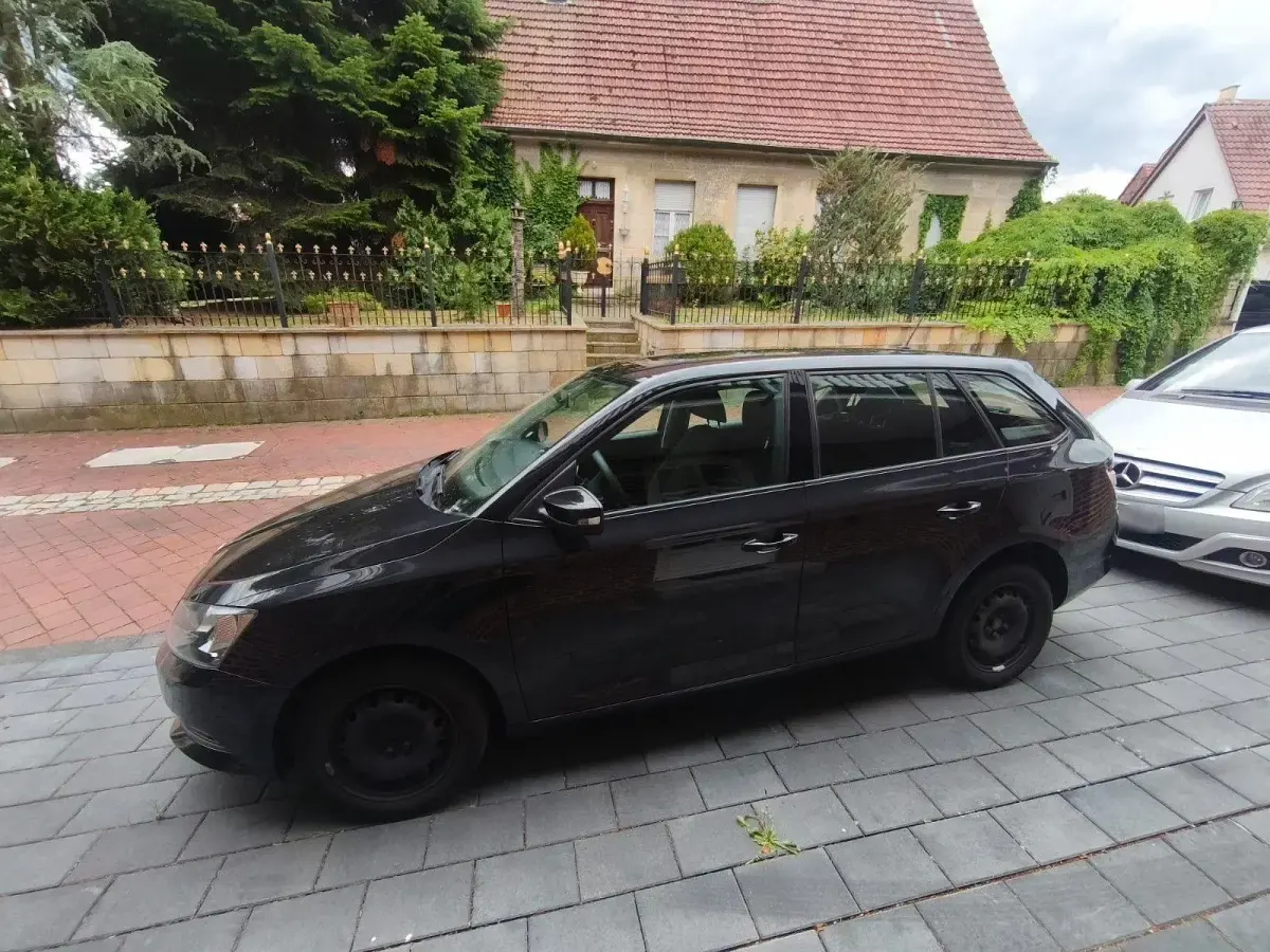Gebraucht Skoda Fabia 60 PS (44 kW) 2016 Schwarz Kombi