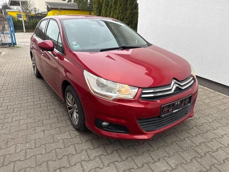 Gebraucht Citroën C4 Tendance 120 PS (88 kW) 2011 Rot Limousine