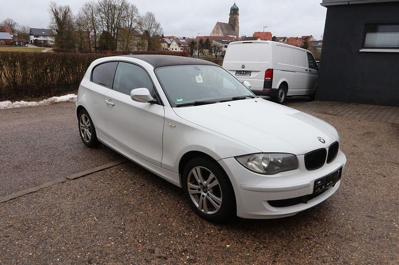 Gebraucht BMW 116 122 PS (89 kW) 2011 Weiß Kleinwagen