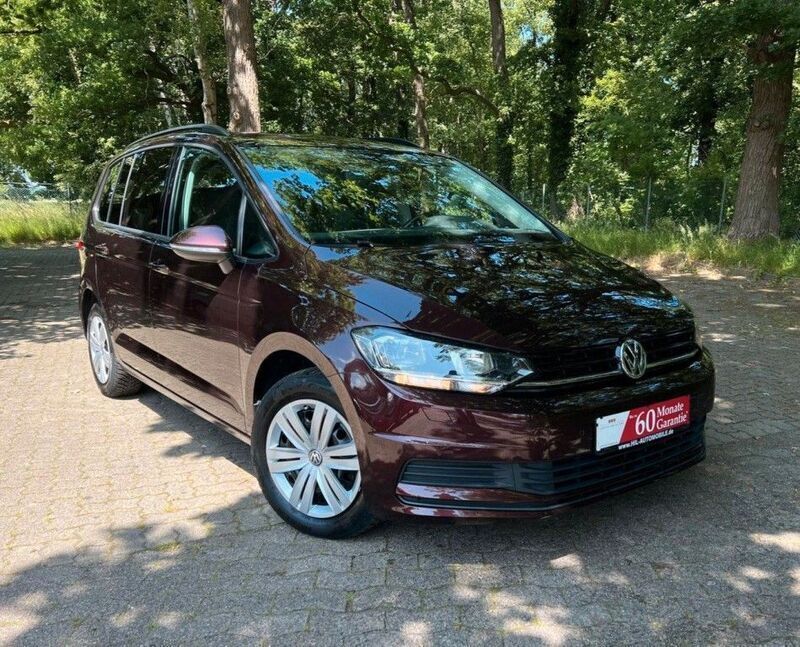 Rot Gebraucht 2019 VW Touran Van / Kleinbus | 19.999 € (Guter Preis) - Bild 1/2