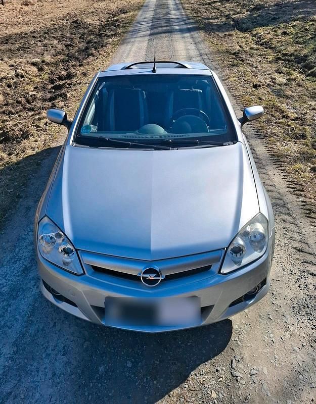 Gebraucht Opel Tigra 90 PS (66 kW) 2005 Silber Cabrio