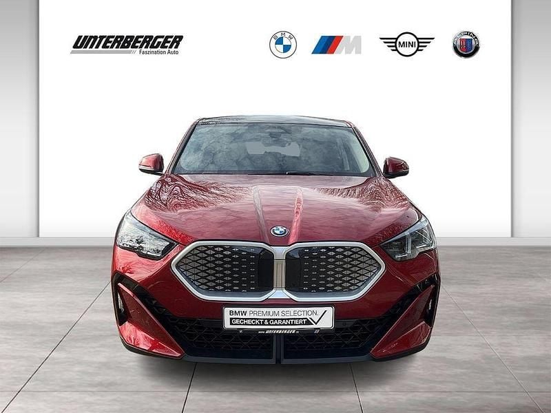 Neu BMW iX2 Sport Line 150 kW (204 PS) 2025 Rot SUV