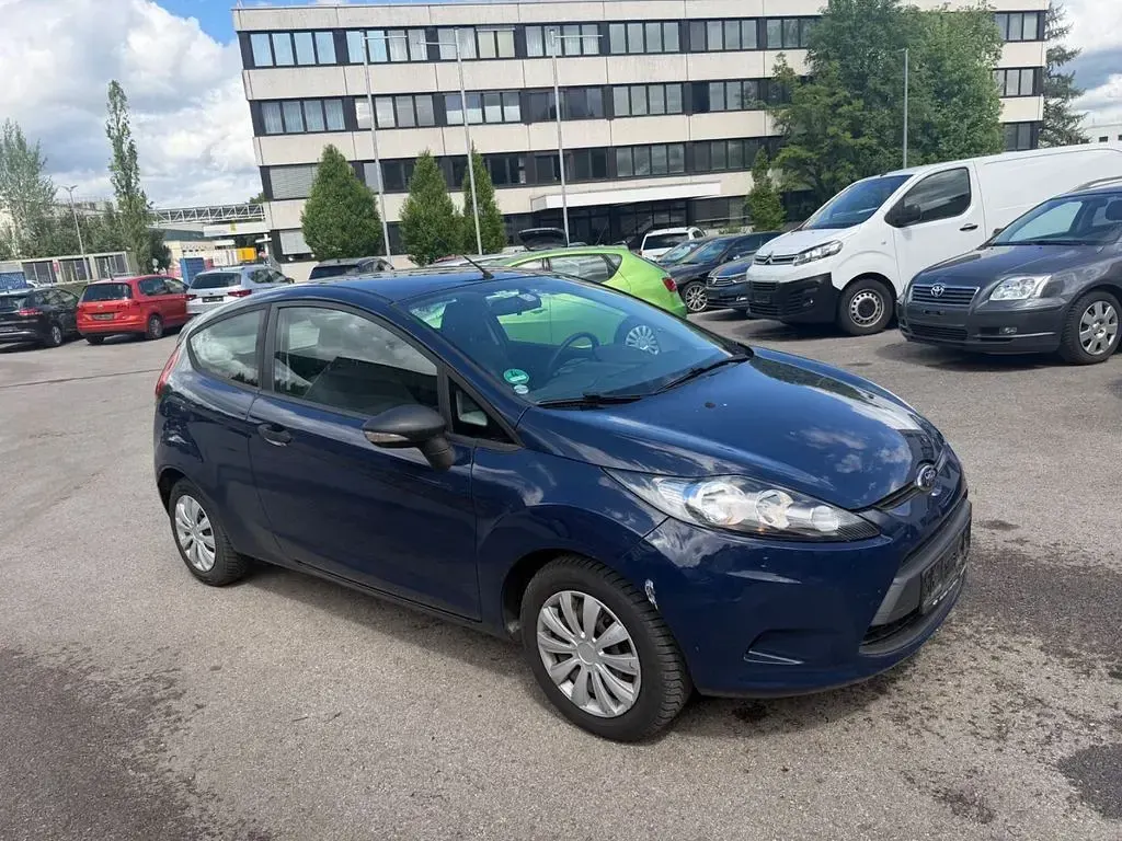 Usata Ford Fiesta Ambiente 60 CV (44 kW) 2012 Blu Berlina